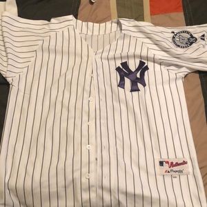 Derek Jeter Yankees jersey